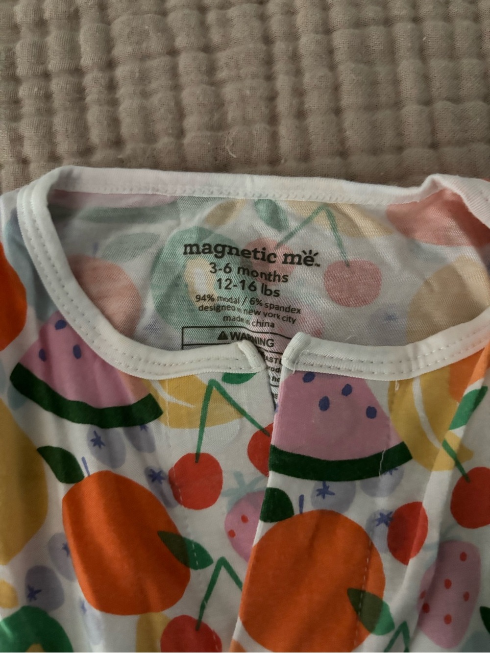 Magnetic Me Fruits Footie 3-6 M - Picture 3 of 3